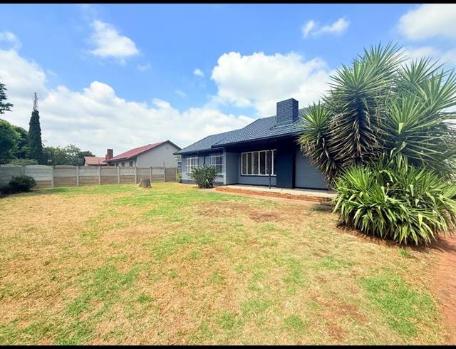 3 BEDROOM HOUSE FOR SALE IN VANDERBIJLPARK SE 6